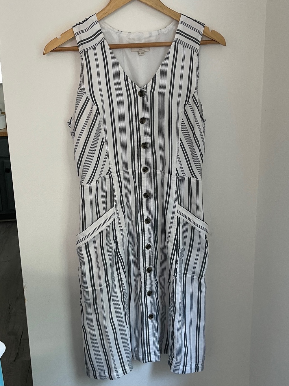 NWOT Loft Outlet petite gray and white striped button front sun dress 75% cotton